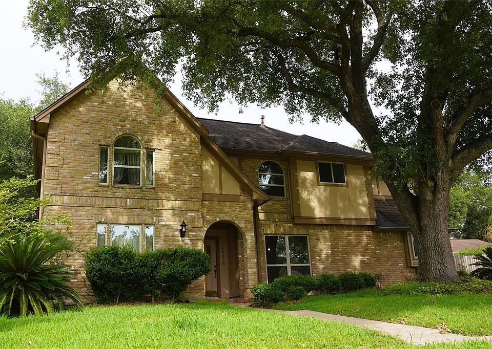 1st image of 15179 Diana Ln