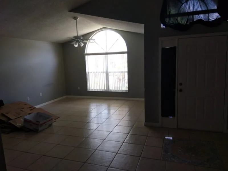 3 bed, 2.0 bath, 1642 sqft, $2,100 — Photo 3