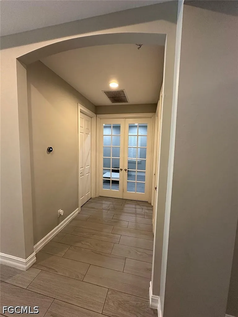 3 bed, 2.0 bath, 1998 sqft, $3,795 — Photo 4
