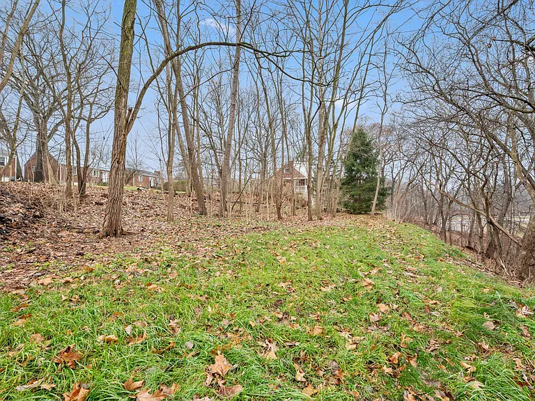 250 Clifford Ave — Photo 17
