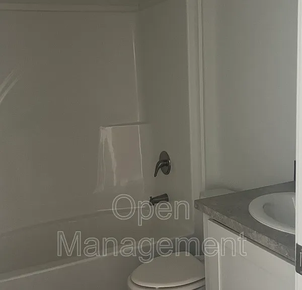 825 1st Ave E #79 — Photo 13