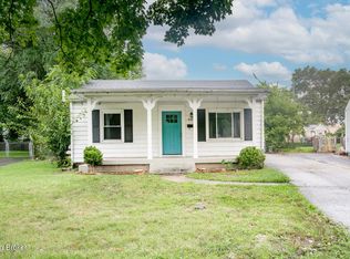 1313 Trinity Park Dr, Louisville, KY 40213