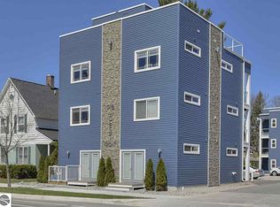 918 W Front St, Traverse City, MI 49684
