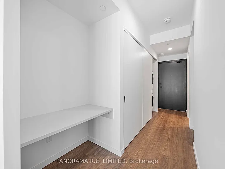 689 The Queensway #305 — Photo 9