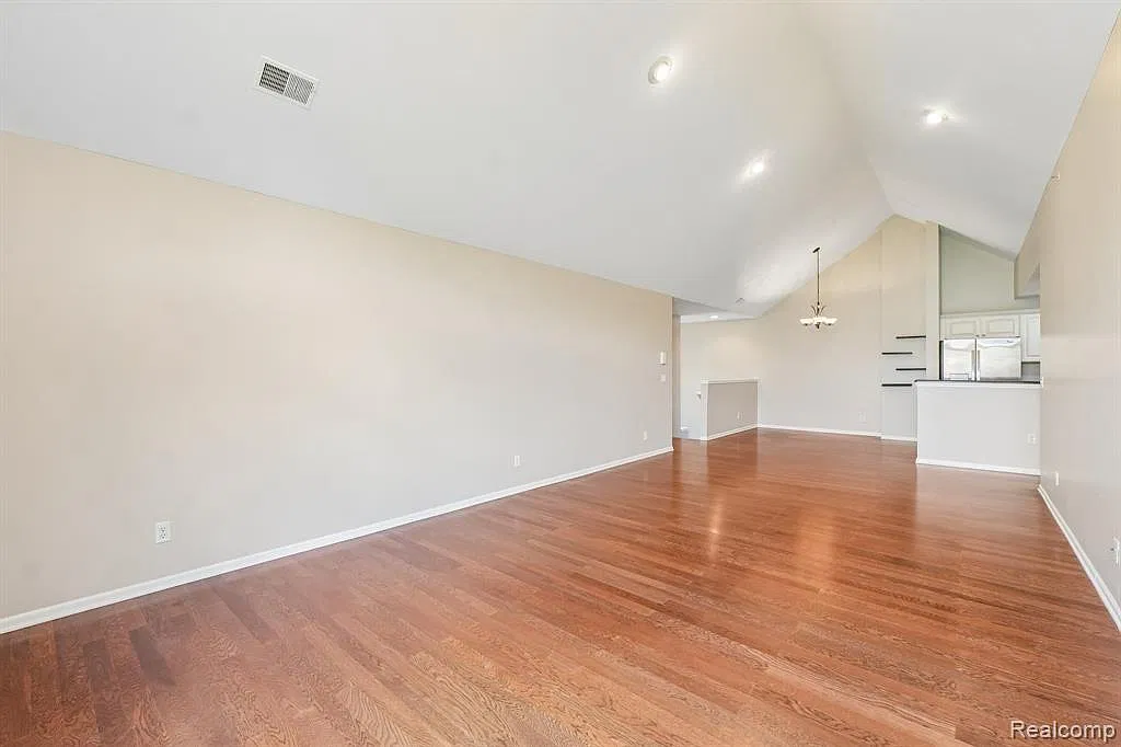 2 bed, 2.0 bath, 1629 sqft, $1,800 — Photo 4