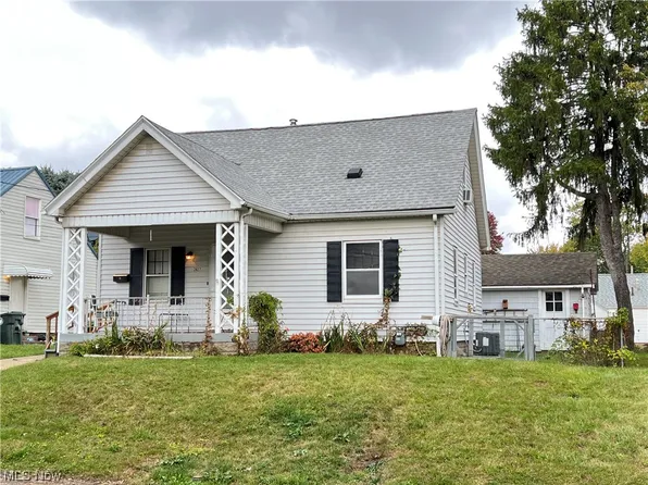 2827 Blair Pl SW, Canton, OH 44710