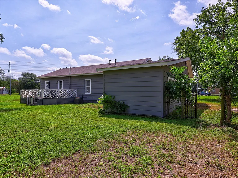 610 Linden St — Photo 7