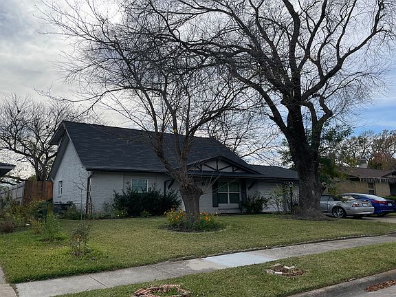3rd image of 1300 Rebecca Ln