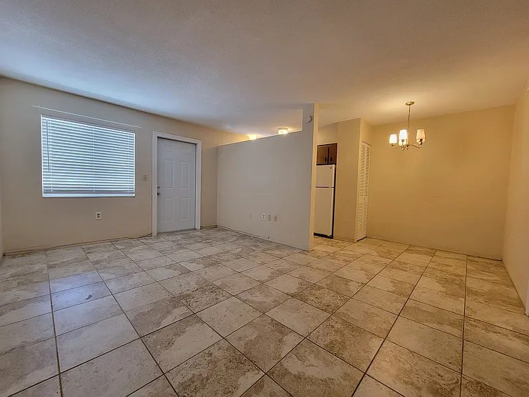 300 35th Ave N #F3 — Photo 3