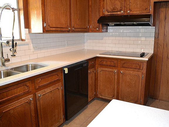 4th image of 3424 Brittany Ave