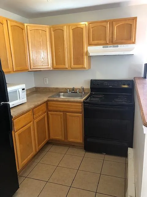 2 bed, 700 sqft, $1,150 — Photo 3