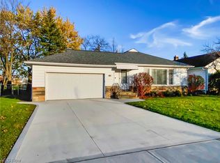 1631 Chelmsford Rd, Mayfield Heights, OH 44124