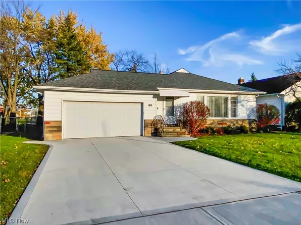 1631 Chelmsford Rd, Mayfield Heights, OH 44124