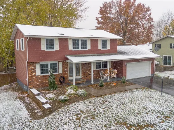 4976 Surrey Ln, Liverpool, NY 13088