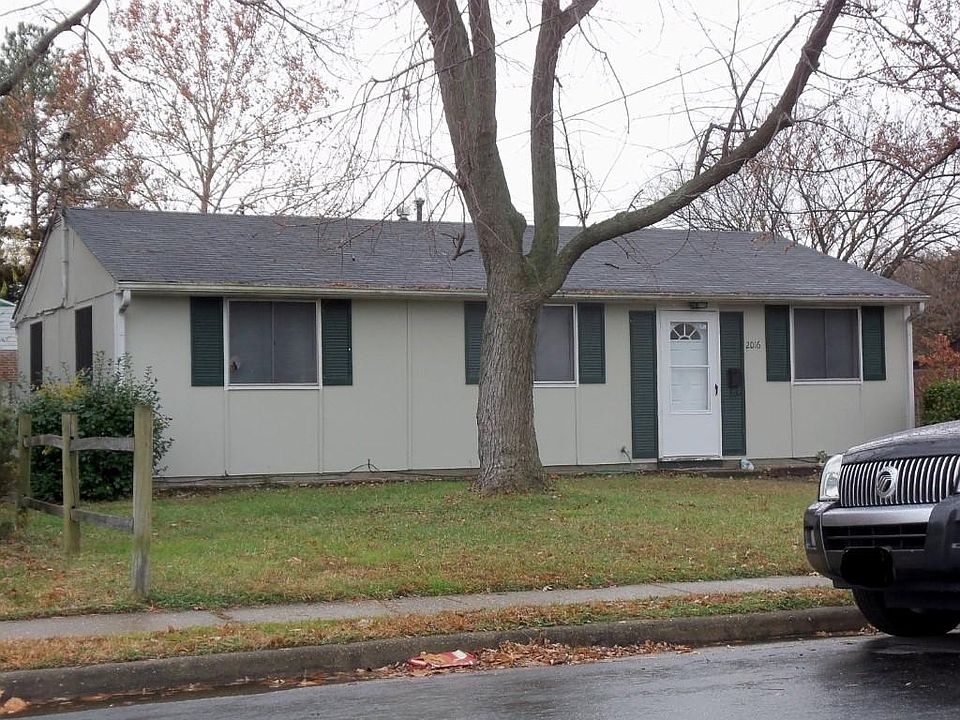 2nd image of 2016 Seward Dr