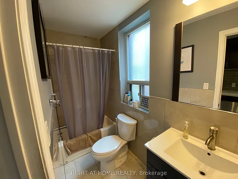 989 Dufferin St #MAIN FLOOR — Photo 9