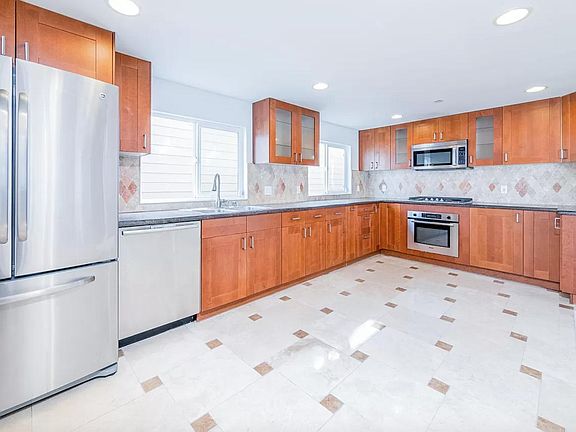 5th image of 2470 S Centinela Ave APT 5