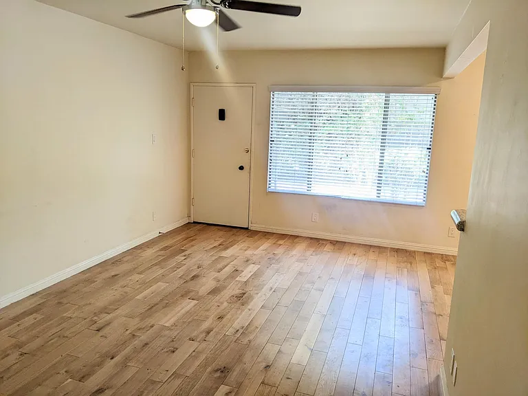 10815 Morrison St #3 — Photo 8