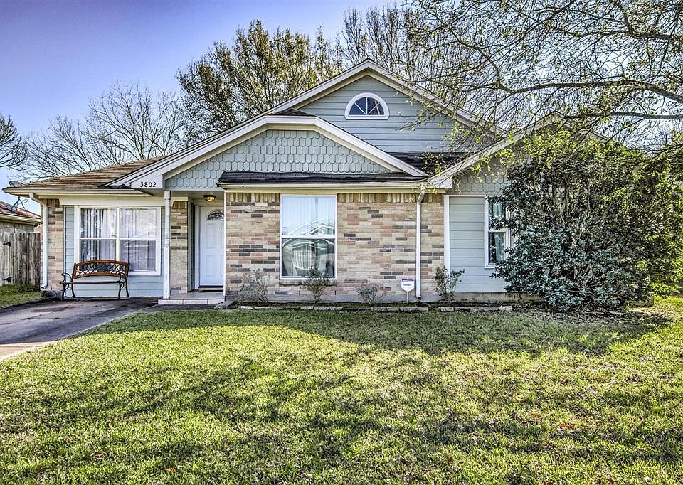 1st image of 3802 Clover Ln