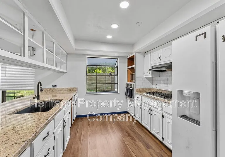 2526 Town Briar St — Photo 14