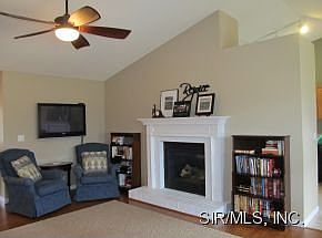 4th image of 305 Redwood Dr