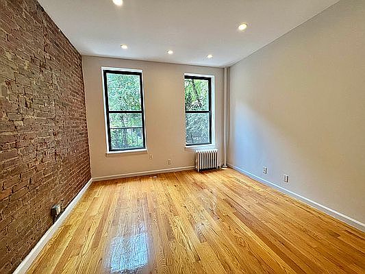 4th image of 322 E 59th St APT 2D
