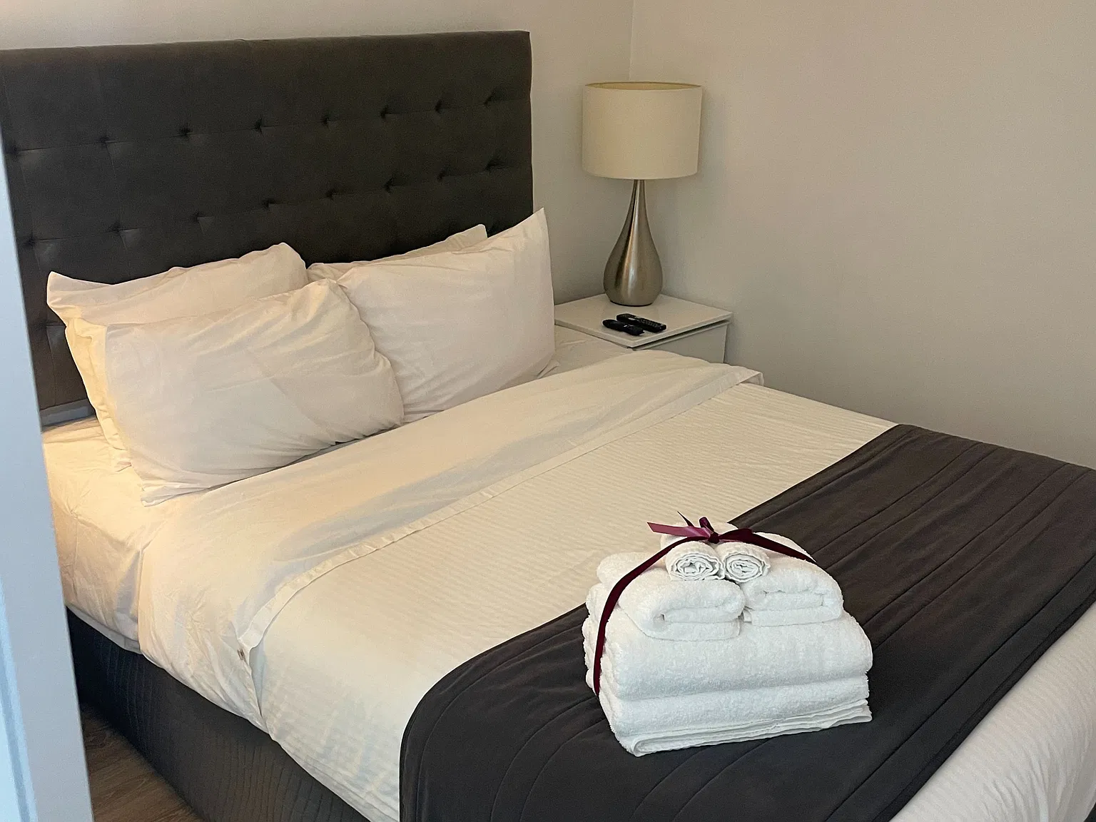2 bed, $3,200 — Photo 4