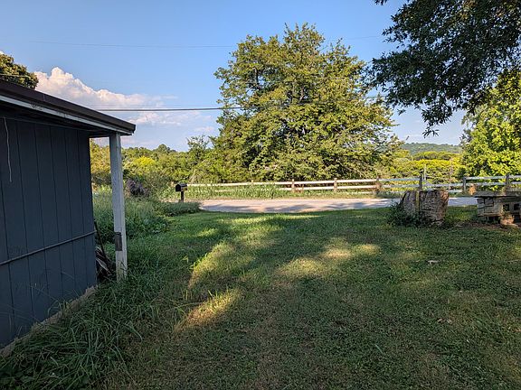 3rd image of 395 Cemetery Rd