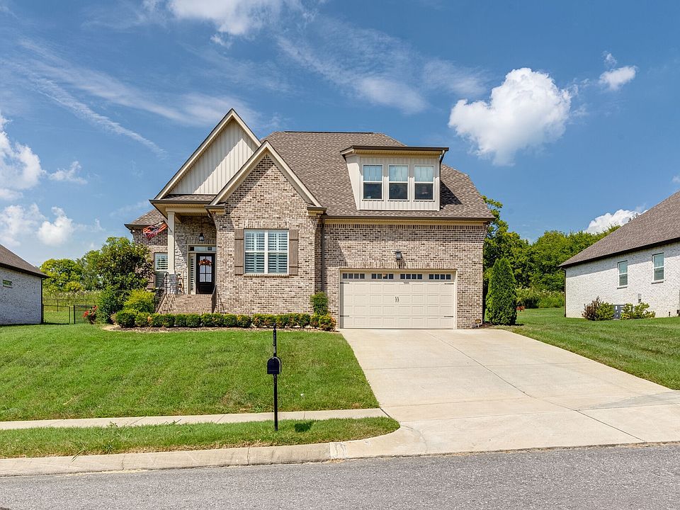 1st image of 323 Hathaway Ln