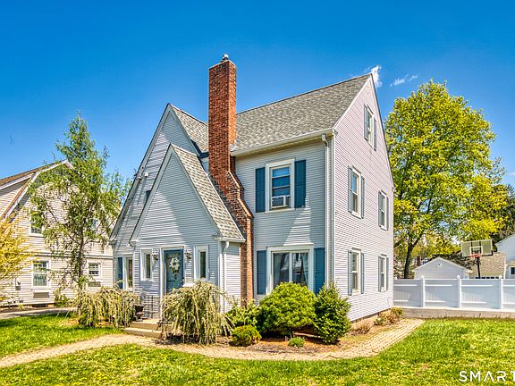 3rd image of 21 Lancaster Road
