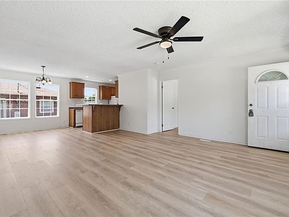 4th image of 1200 General St