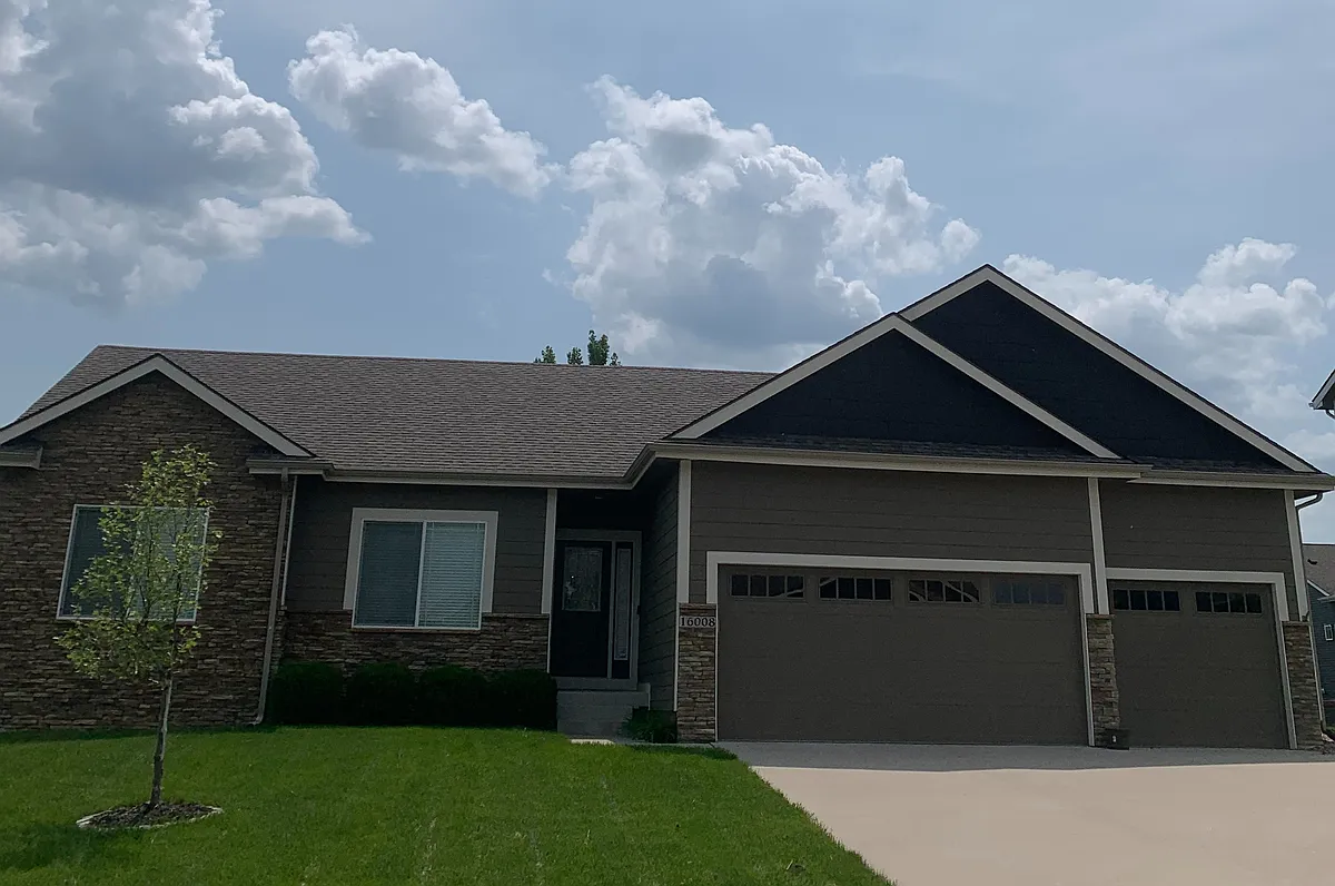 Building Photo - 16008 Springbrook Trl