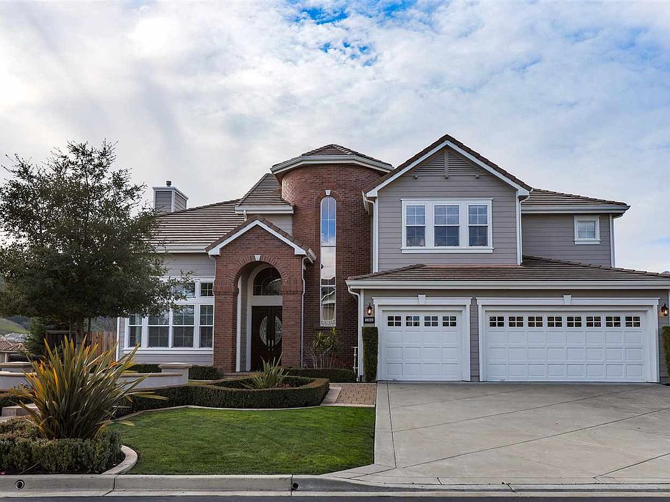 2nd image of 3364 Ashbourne Cir