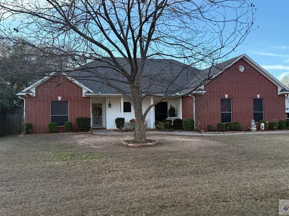 301 San Jacinto St, Maud, TX 75567