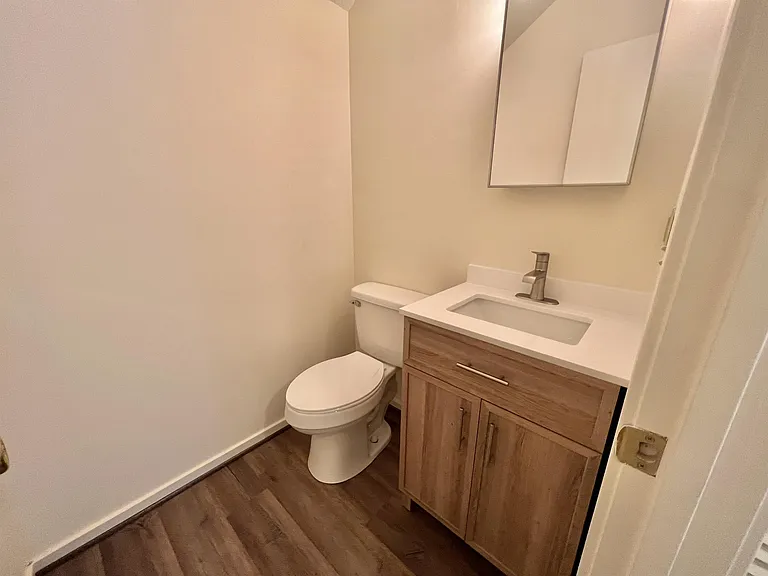 1002 Linden Ave #304 — Photo 23