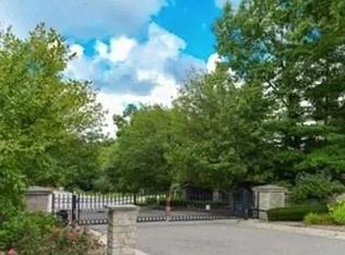 559 Barrington Park Dr UNIT 17, Bloomfield Hills, MI 48304