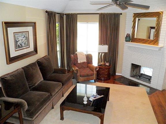 3rd image of 3934 Bay Hill Dr