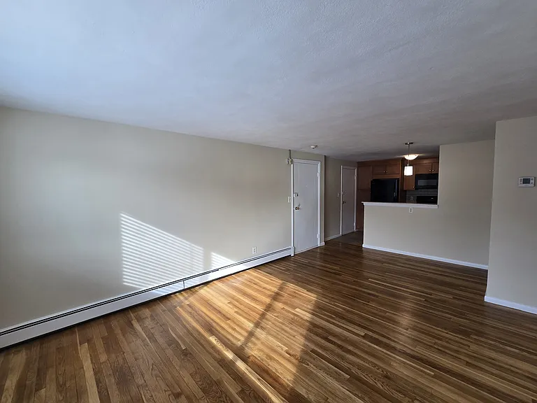 194 Lincoln St #4 — Photo 5