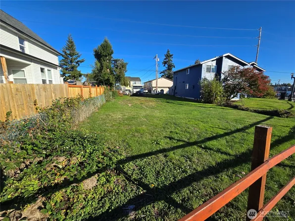 1409 E Marine View Drive, Everett, WA 98201