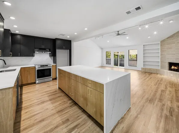 9009 Comburg Dr, Austin, TX 78748