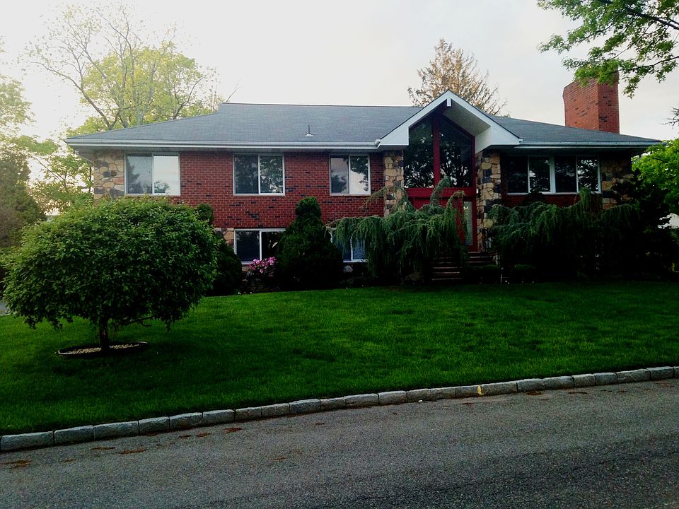 1st image of 8 Briga Ln