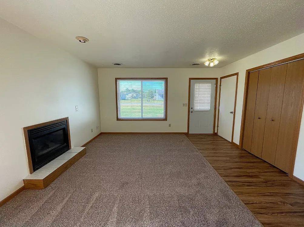 2 bed, 950 sqft, $1,295 — Photo 3