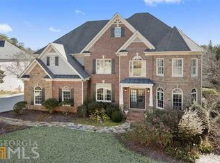 140 Amberly Pl, Roswell, GA 30075