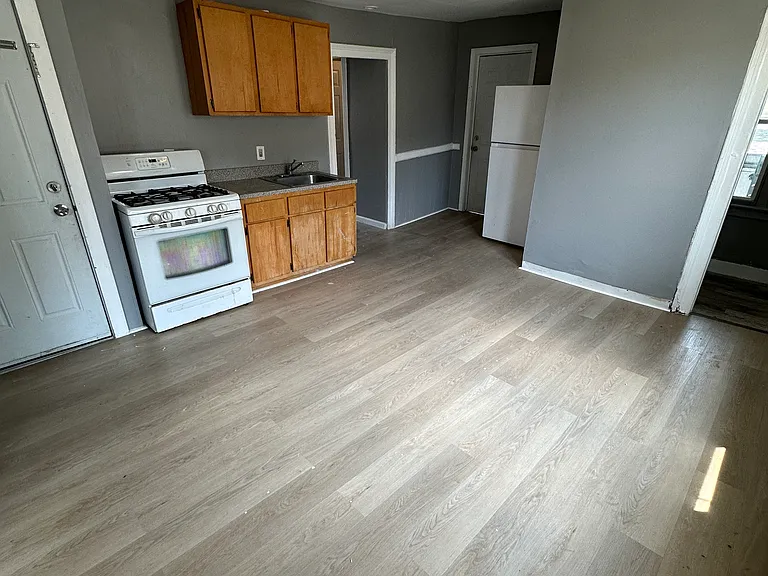 37 Silver St #3 — Photo 1