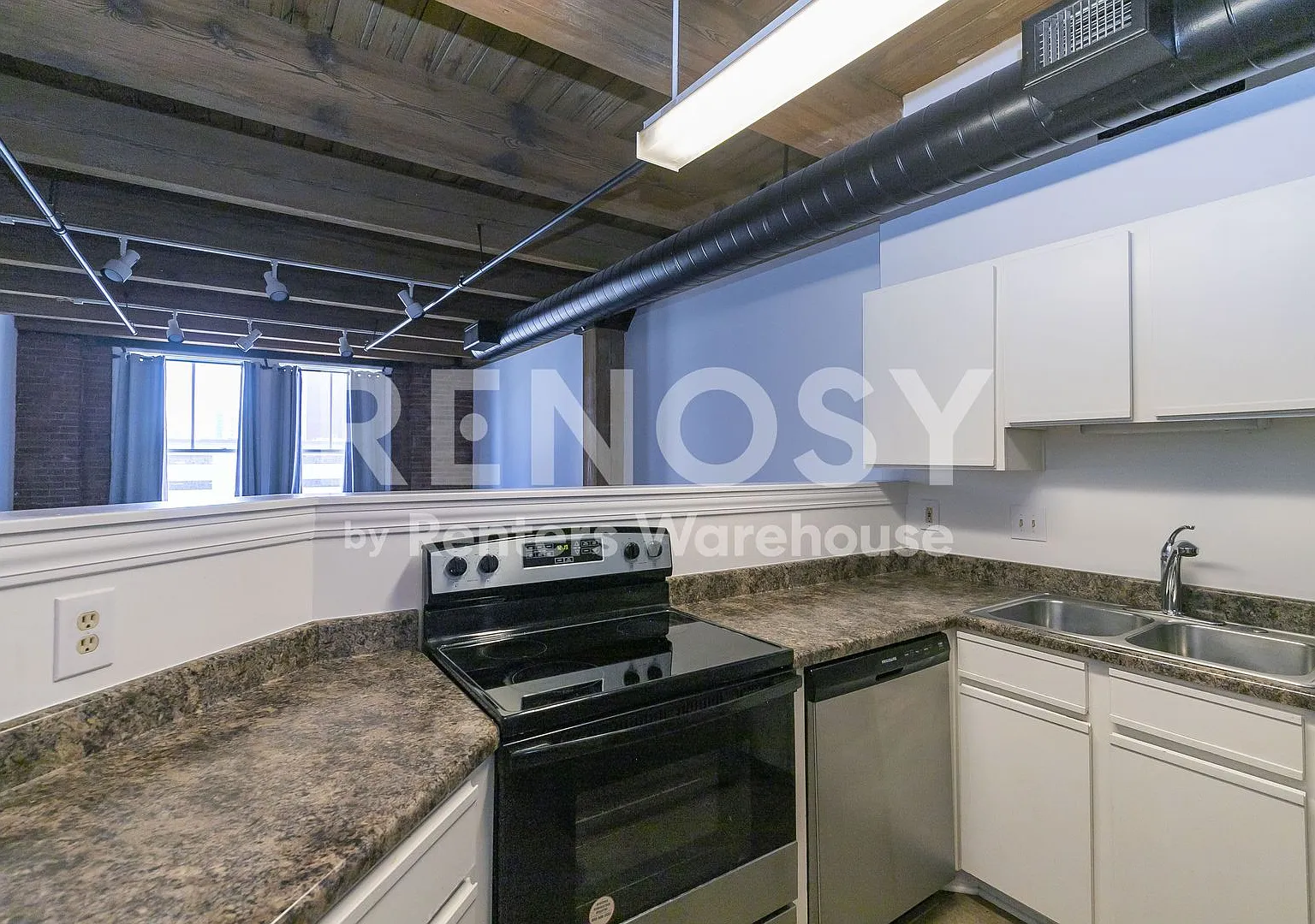 Studio Loft off Broadway — Photo 4