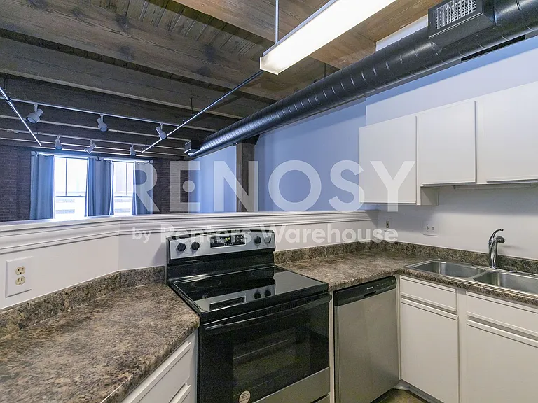 700 Broadway Blvd #210 — Photo 4