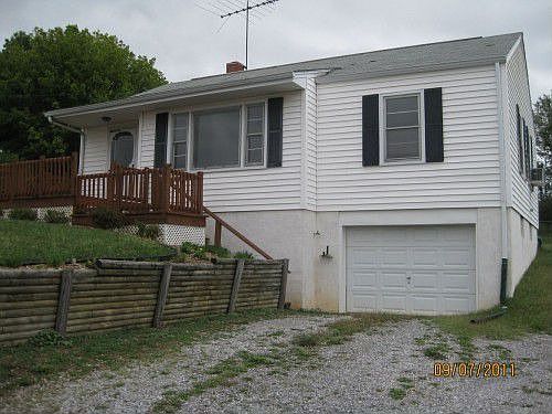 2nd image of 255 N Franklin St