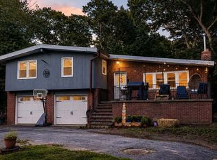 686 Squaw Rock Rd, Moosup, CT 06354