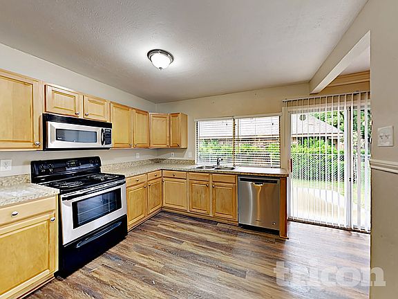 5th image of 2725 Branch Oaks Dr