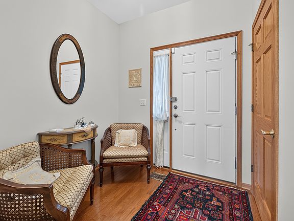 5th image of 3932 Balmoral Ct